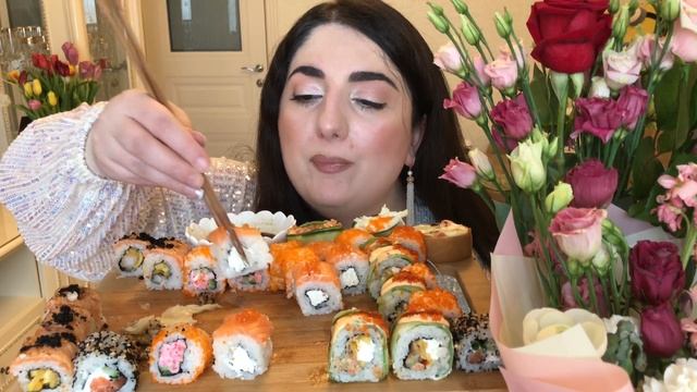 МУКБАНГ РОЛЛЫ ?/ 50 СУШИ РОЛЛОВ СЪЕМ? ИТИНГ РОЛЛЫ СУШИ/ MUKBANG SUSHI ROLLS