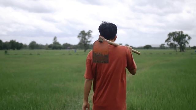 Китаец каждый день уходил в горы, над ним СМЕЯЛИСЬ. Но спустя 30 лет односельчане носят его на рука смотреть онлайн