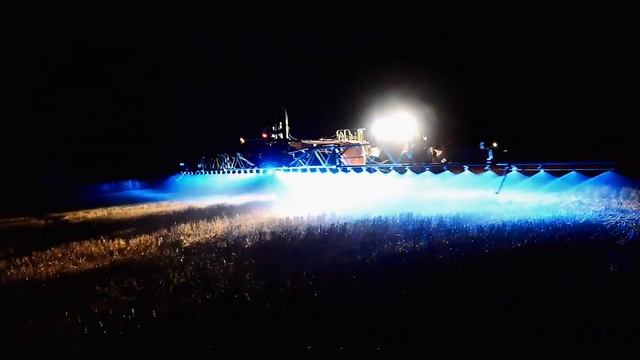 Синяя подсветка / освещение штанг опрыскивателей. Светодиодные фары Scorpius 400 Blue NORDIC LIGHTS