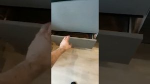 Угловая кухня без ручек с фасадами AGT Supramat