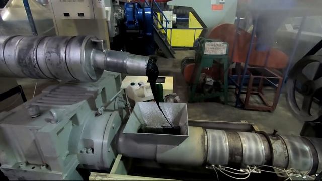 Переработка ТЭП (термопласт эластомер на основе полиэфира) на линии грануляции SJ 150/140 S смотреть онлайн