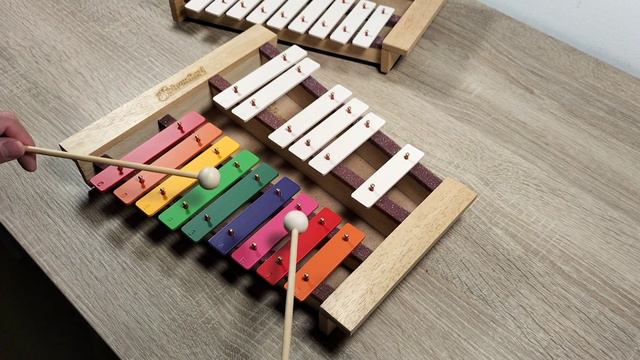 Solventuri Glockenspiel, DC-1018 c, Boomwhakerfarben, 15-stimmiges Metallophon, Lied: Mamalne смотреть онлайн