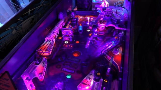 I've added a Spine Tunnel to Rob Zombie Pinball. смотреть онлайн