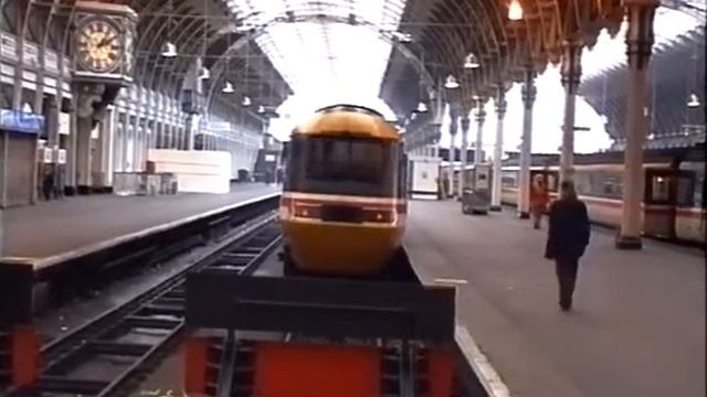 HSTs Paddington Station. Paddington, London. UK смотреть онлайн
