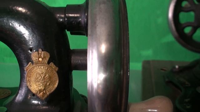 Колекция детских и взрослых швейных машин. смотреть онлайн