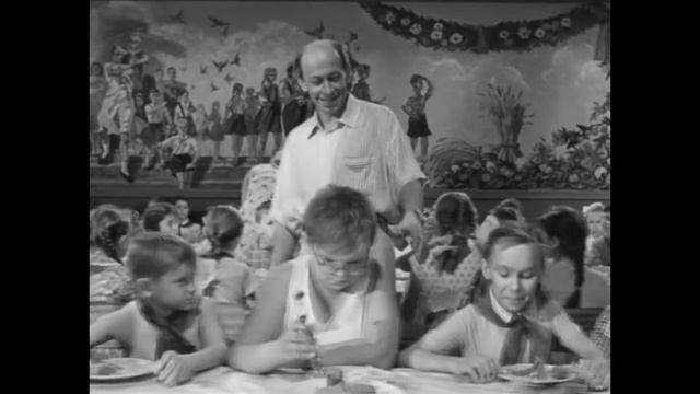 Мрачный - Песня вожатого смотреть онлайн