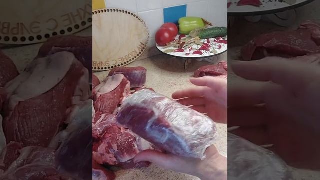 ВСЁ О ГОВЯДИНЕ/КАК ВЫБИРАТЬ МЯСО смотреть онлайн