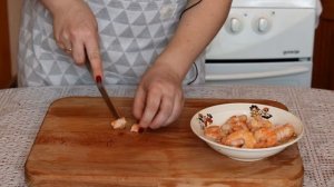 Салат из манго с креветками