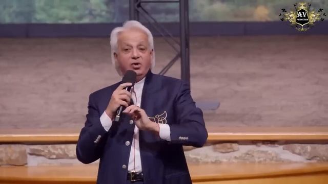 Распятие плоти - Бенни Хинн смотреть онлайн