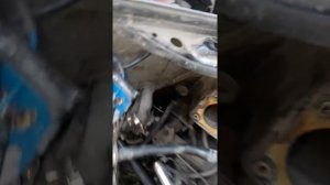 Замена тормозного вакуума и шланга гура высокого давления на ауди 100 С4