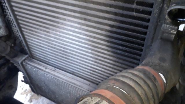 Двигатель греется. Моем радиатор не снимая. Мерседес ATEGO. смотреть онлайн