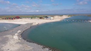 Промоина между Молочным лиманом и Азовским морем с высоты