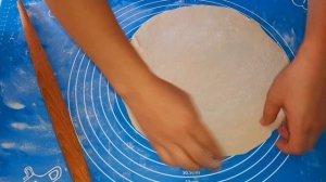 Плацынды с творогом и зелёным луком/Placinte cu brinza si ceapa verde