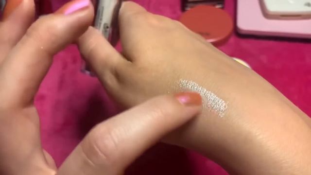 ASMR £1 vs £100 Makeup Products (Whispered) смотреть онлайн