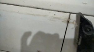 Чем быстро снять селикон с кафеля