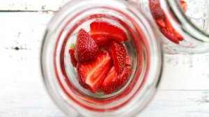 Компот из ревеня и клубники на зиму
