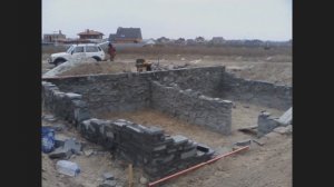 Бутовый фундамент развалился - плохой цемент. Пришлось заливать бетон