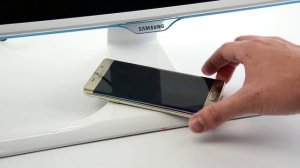 Samsung S27E370DS - ładowanie bezprzewodowe smartfona