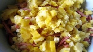 Салат с копченым окорочком