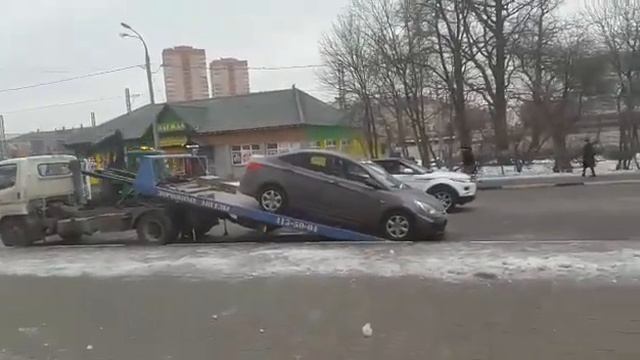 ГИБДД Химок эвакуируют машины вот таким образом.