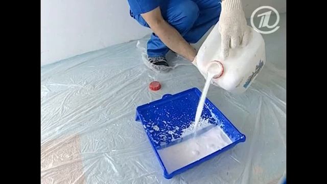 Клеим обои под покраску
