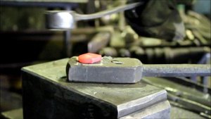 Blacksmithing.  Декоративные кованые заклепки для интерьера
