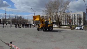ВИРТУОЗ экскаватор-погрузчик ЧЛМЗ 310 в танце