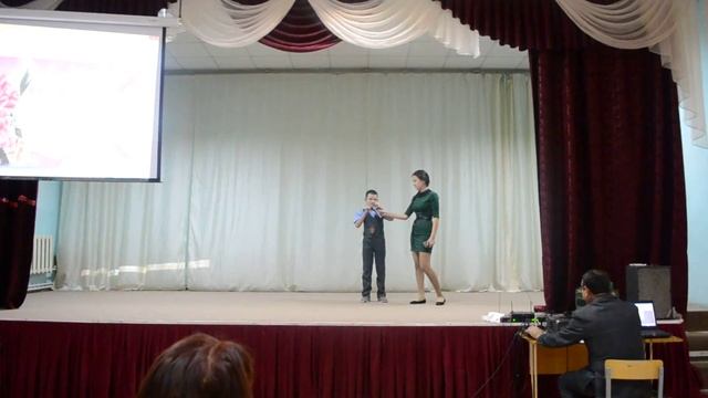 Динияр тоже солирует. Праздник мам в 3 классе. смотреть онлайн