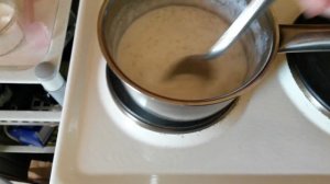 Как варить молочную рисовую кашу для ребенка.