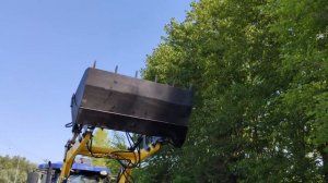 Челюстной погрузчик на тракторе LOVOL 604