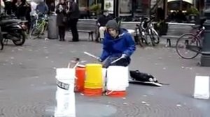 Нереальный Уличный Барабанщик ЖЖЕТ!!! ЭТО НАДО ВИДЕТЬ!!! Street Musicians