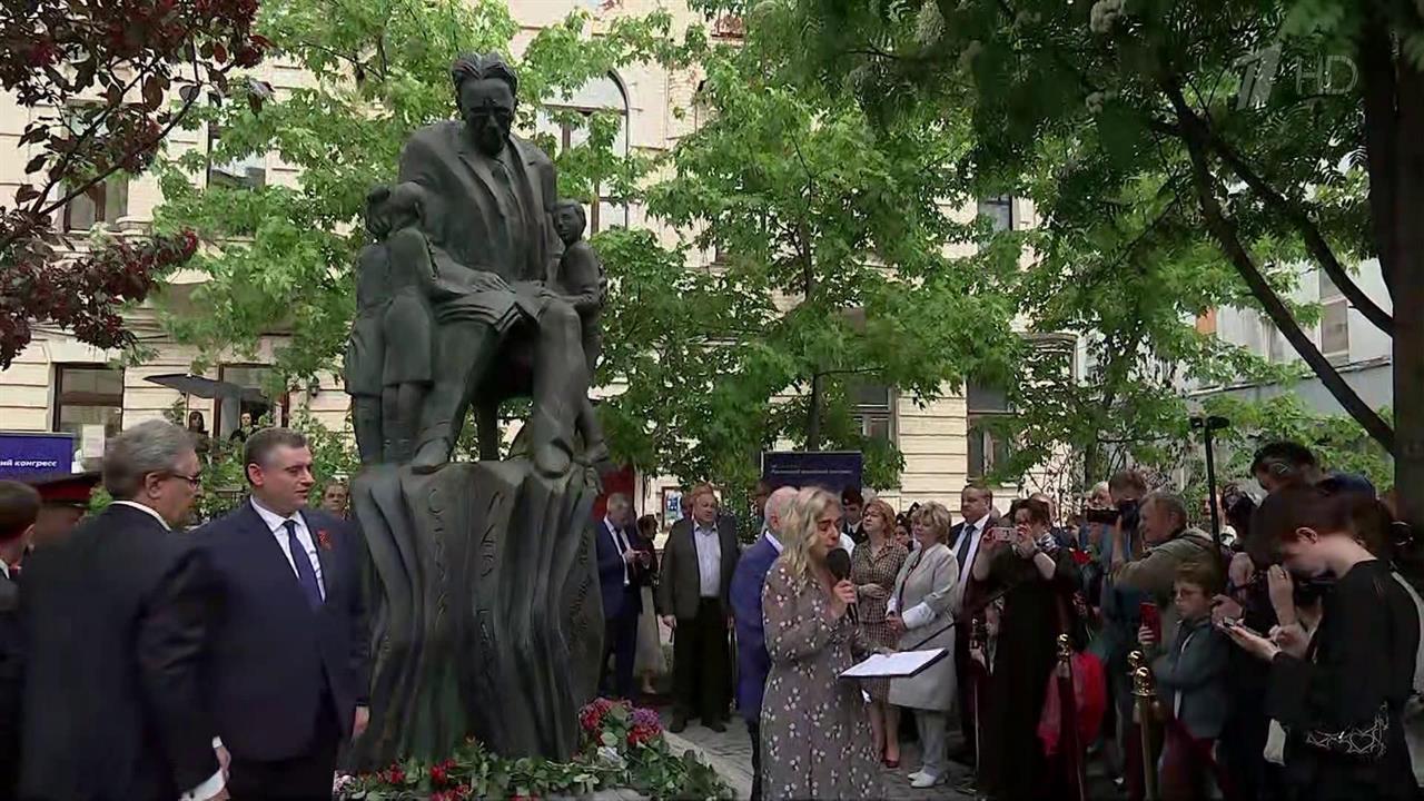 В Москве открыли памятник поэту Самуилу Маршаку