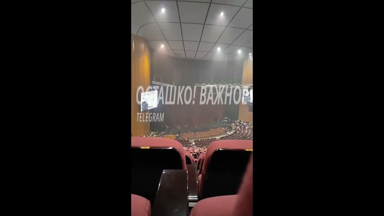 КРОКУС СИТИ ХОЛ ЗАХВАТИЛИ ТЕРРОРИСТЫ! КАДРЫ ИЗНУТРИ смотреть онлайн