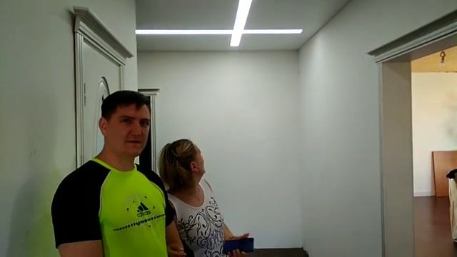 Отзыв клиента компании "Ваш Выбор" о натяжном потолке со световыми линиями. смотреть онлайн