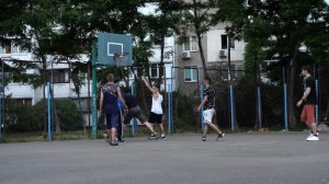 Профи притворился ДЕДОМ на Баскетболе #4 | Old Man Basketball Prank