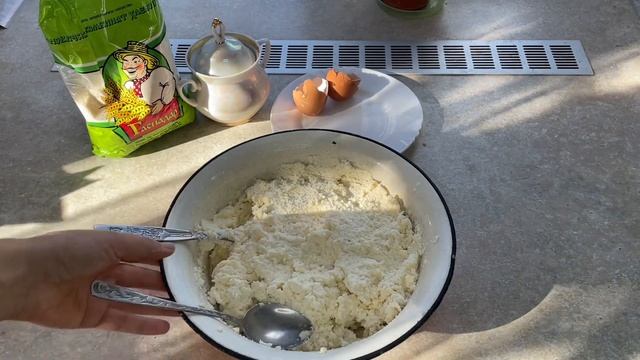 КАК ПРИГОТОВИТЬ СЫРНИКИ #блюдаизтворога #еда #тарелкапростыерецепты #сырники