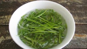 Салат из рукколы с креветками и сыром фета