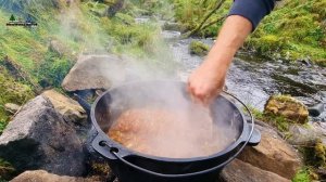 The best burger with ribs and thin scrambled eggs! You won't find such a burger anywhere