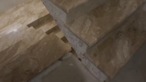 Монтаж лестницы из мрамора завершен 34 ступени 2 площадки г.Краснодар Panteleev.su