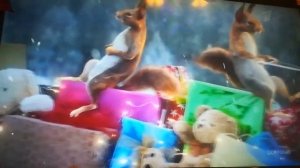 Новогодние заставки (Первого Канала) жираф тянет подарки белки едут на санях #40 2022-2023