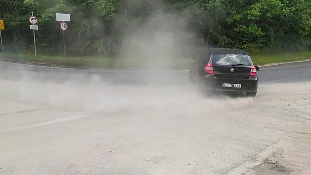 BMW e87 116i 116hp burnout