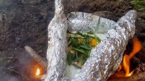 Лесная кухня. Яичница в диких условиях на фольге. Wild kitchen. Omelette. Bushcraft. Forest.