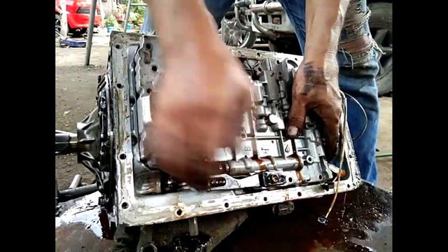 Automatic Transmission Dismantling - Mitsubishi Pajero 2.8 (Part 1) смотреть онлайн
