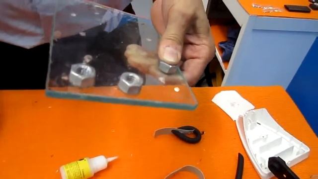 Склеивание металла со стеклом клеем Hosch смотреть онлайн