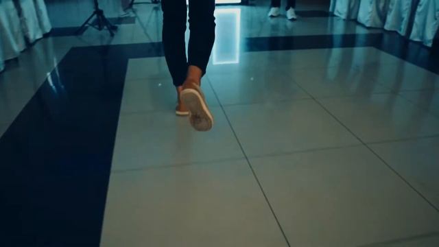 Выпускной 11 класс в Краснодарском крае! Ведущий Андрей Мартынюк смотреть онлайн