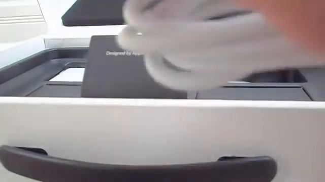 Apple MacBook Pro 13.3- Intel Core 2 Duo 2.26GHz Laptop Unboxing July 2009.flv