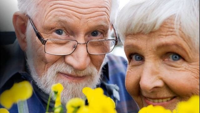 Любите свой возраст… Стих  Ильи Евтеева.