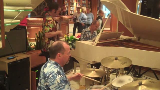 3 - Autumn Leaves, Bass Solo, 4s смотреть онлайн