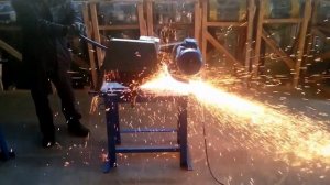 Абразивно-отрезной станок  СОМ-400Е, в работе