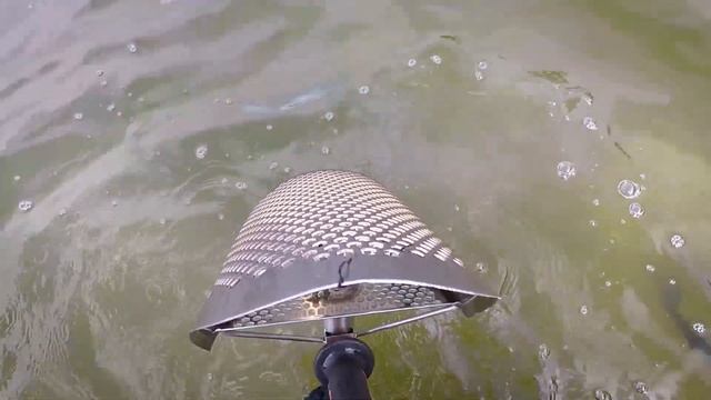 Все ПРЕЛЕСТИ пляжого копа. Машины, мотоциклы, деньги и драгоценные металлы! Подводный XP DEUS смотреть онлайн